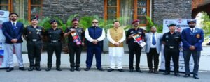 मुख्यमंत्री ने चार सफल पर्वतारोहण अभियानों का किया फ्लैग-इन। WWW.JANSWAR.COM