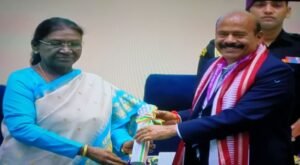 नैनीडांडा विकासखंड के शिक्षक गबर सिंह बिष्ट राष्ट्रीय शिक्षक पुरस्कार-2026 से सम्मानित। WWW.JANSWAR.COM