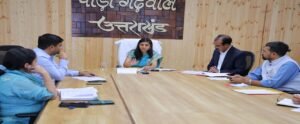 मुख्यमंत्री के निर्देशों के क्रम जनपद की सड़कों को गड्ढामुक्त करने हेतु चलाया जाएगा अभियान। WWW.JANSWAR.COM