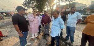 डॉ. प्रेमचंद अग्रवाल ने बरसात से क्षतिग्रस्त सड़कों का किया स्थलीय निरीक्षण, अधिकारियों को तत्काल मरम्मत के निर्देश WWW.JANSWAR.COM
