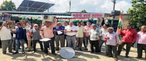 ‘चुप रहेंगे नहीं, हक लेकर रहेंगे’: विनोद डबराल के नेतृत्व में भृगुखाल में कांग्रेस का जोरदार प्रदर्शन। WWW.JANSWAR.COM
