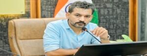 पार्किंग के लिए उपयुक्त स्थल चिह्नित करें, कूड़ा निस्तारण और नशामुक्ति अभियान की नियमित निगरानी के निर्देश। WWW.JANSWAR.COM