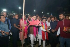देहरादून में मुख्यमंत्री धामी ने किया रावण दहन, बुराई पर अच्छाई की विजय का दिया संदेश। WWW.JANSWAR.COM
