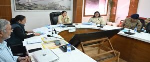 जरूरतमंद बच्चों के भविष्य को संवारने के लिए प्रभावी कार्ययोजना बनाएं: डीएम। WWW.JANSWAR.COM