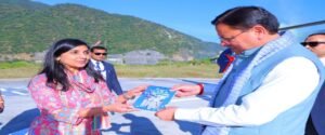 सादगी से दिया ‘वोकल फॉर लोकल’ का संदेश, करवाचौथ और दीपावली की दी शुभकामनाएं। WWW.JANSWAR.COM